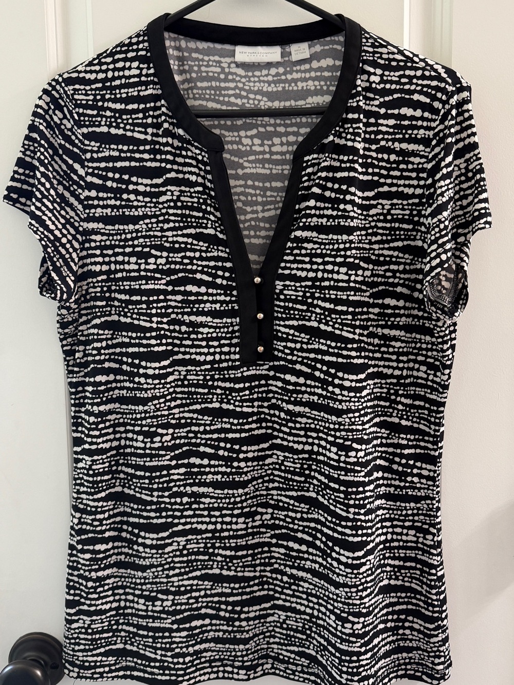 New York & Company Black and White Dot-Stripe Henley Tee size Medium